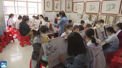 朱美进 腰弯头不低，自学亦成才——一位基层绘画技术培训师的奋进路