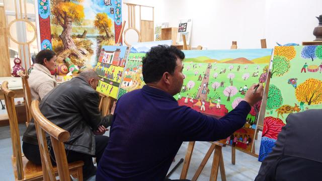 农民画葫芦画培训班开班 引领沙雅技艺传承新篇章